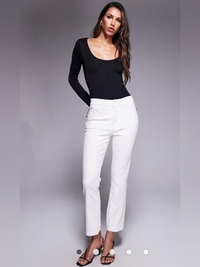 Good American Good Legs Straight White Jeans Size 4 / 27 NWT High Rise Raw Hem